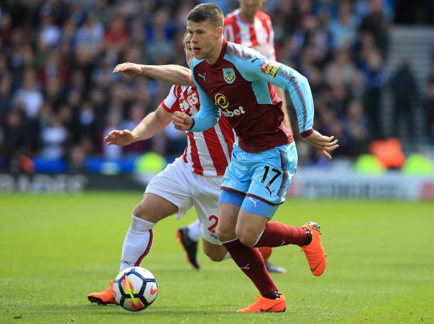 他频繁在中 他频繁在中