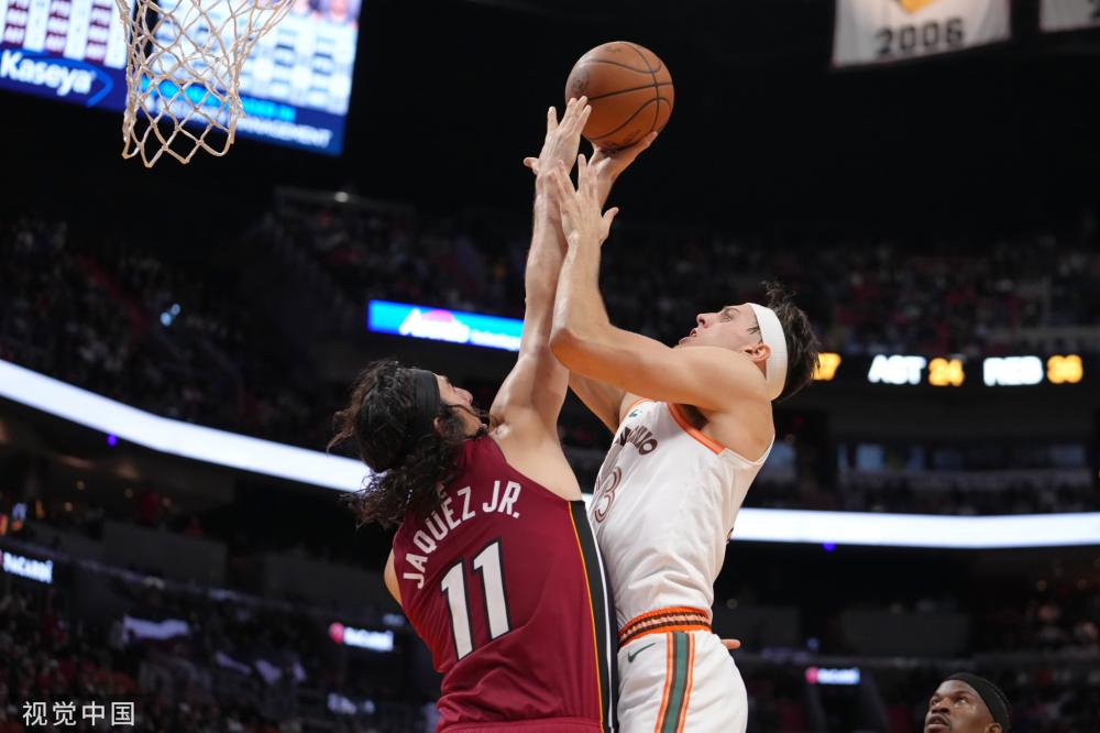 会市场中 会市场中